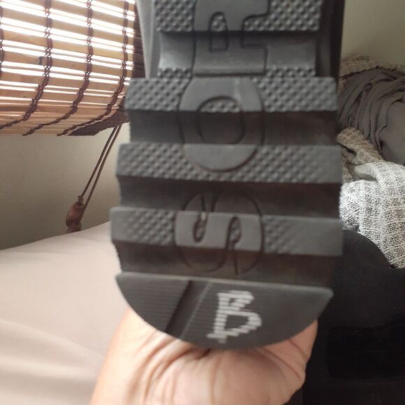 Sorel Boots 7 - Picture 6 of 12